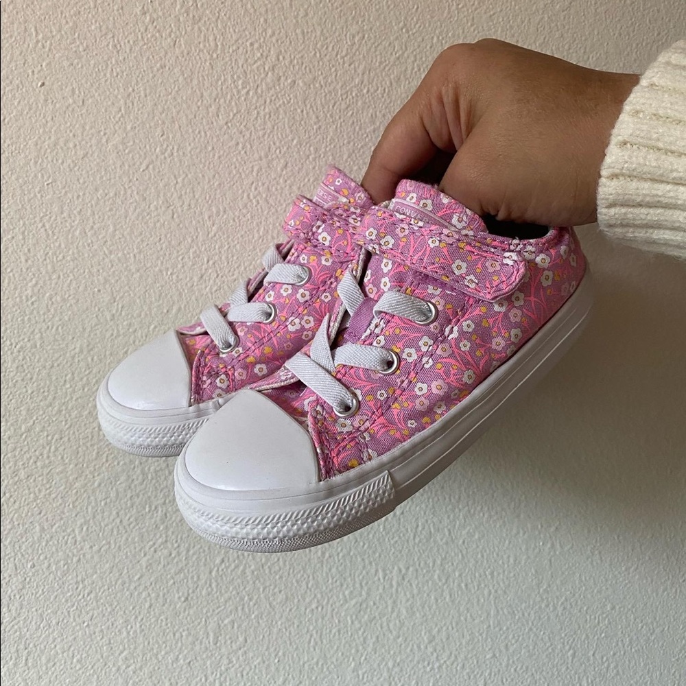 FlorL converse size 9